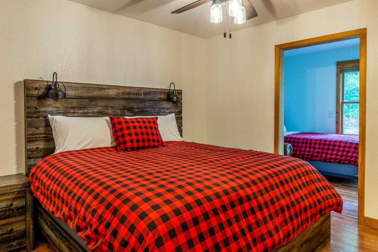 Pebble On The Creek Villa Whittier Екстериор снимка