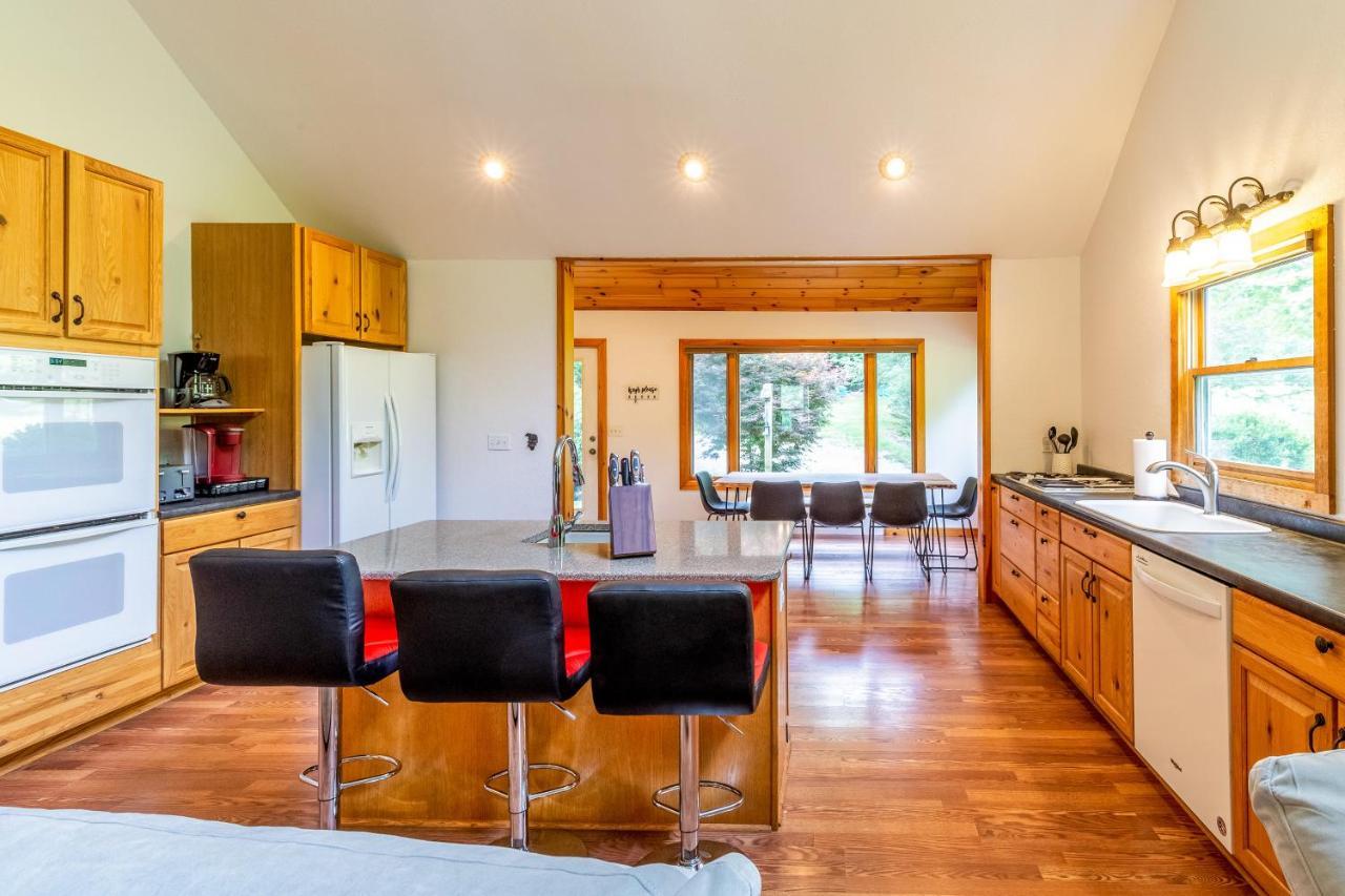Pebble On The Creek Villa Whittier Екстериор снимка